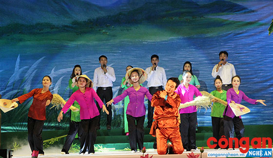 Tổ chức Liên hoan dân ca ví, giặm nhằm bảo tồn và phát huy di sản văn hóa phi vật thể trong cộng đồng