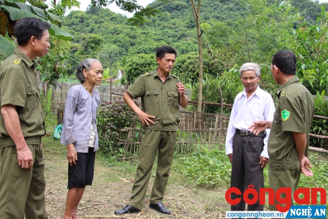 Công an xã Châu Cường, huyện Quỳ Hợp vận động người dân tích cực tham gia xây dựng và củng cố hệ thống chính trị ở cơ sở