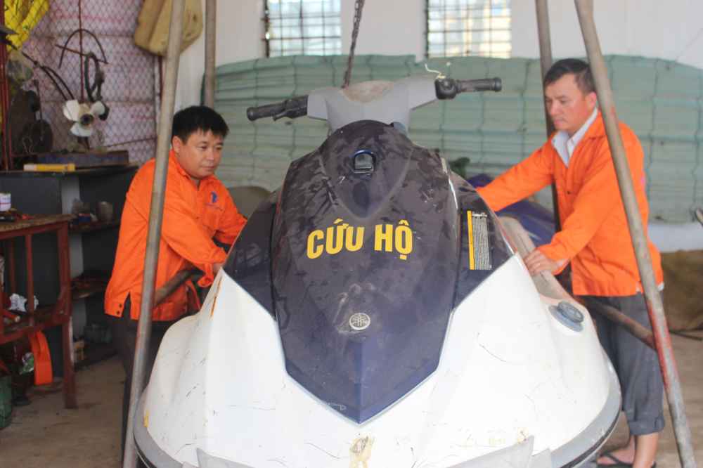 Việc kiểm tra, bảo dưỡng phương tiện luôn được duy trì để đảm bảo an toàn cho chính nhân viên cứu hộ
