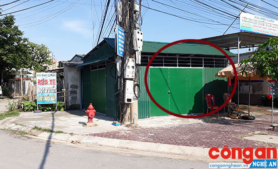 Ki-ốt xây dựng trái phép, nằm trên khu đất do UBND phường Vinh Tân quản lý