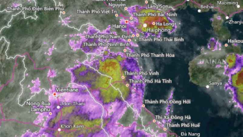 Ảnh vệ tinh khu vực ảnh hưởng của bão lúc 5h55 ngày 19/7.&nbsp;&nbsp;Nguồn: AccuWeather