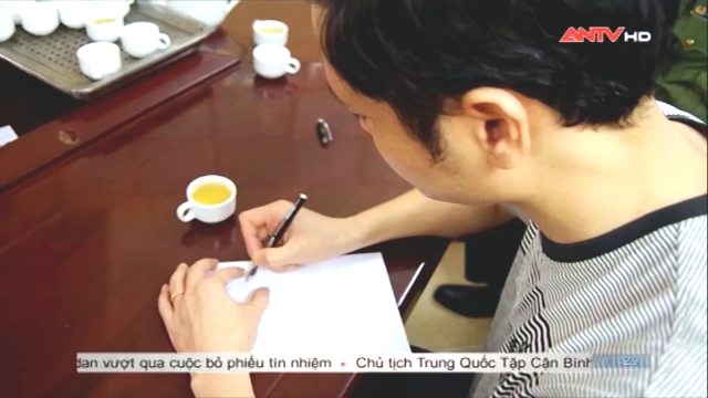 Bị can kí vào các biên bản theo quy định
