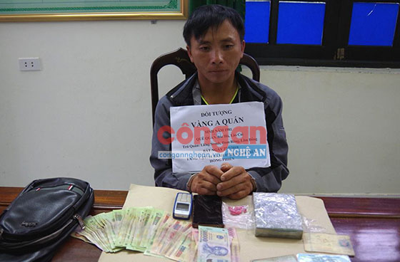 Đối tượng Vàng A Quán và tang vật