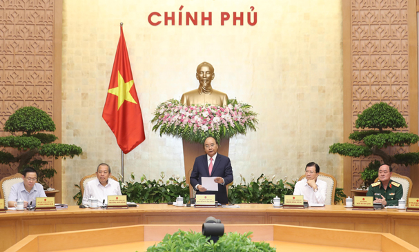 Thủ tướng Nguyễn Xuân Phúc phát biểu tại hội nghị. 