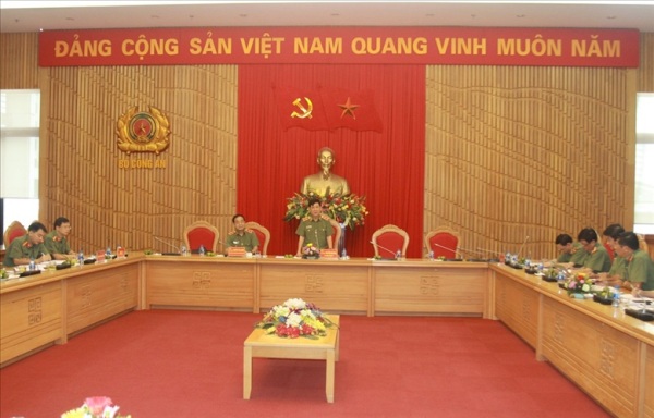 Toàn cảnh buổi làm việc.