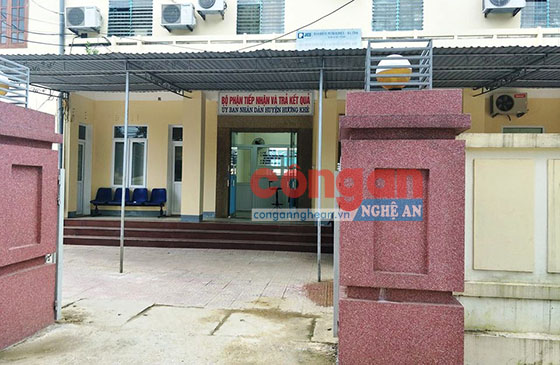 Nhà một cửa UBND huyện Hương Khê nơi xảy ra vụ việc