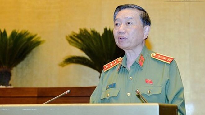 Bộ trưởng Tô Lâm trên diễn đàn Quốc hội.
