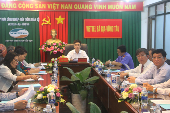 Đồng chí Đặng Minh Thông, Phó Chủ tịch UBND tỉnh chủ trì hội nghị tại điểm cầu tỉnh BR-VT.