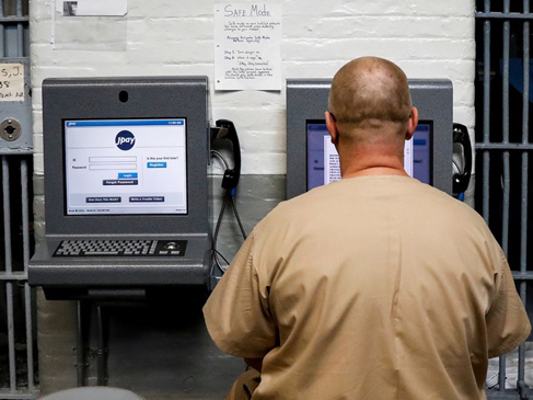 Bang Idaho là một trong số ít các bang ở Mỹ cho phép tù nhân dùng JPay.