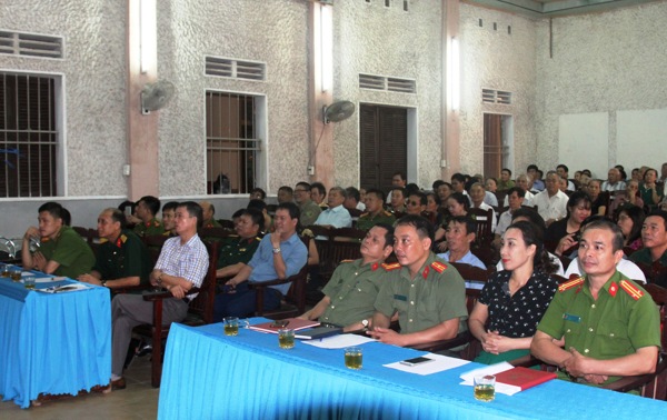 Đại biểu tham dự buổi lễ