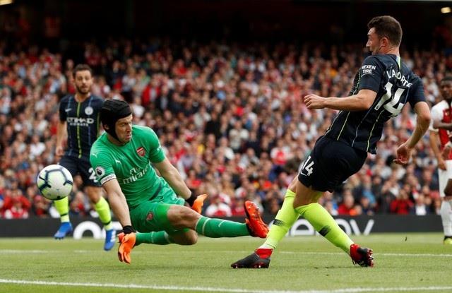 Arsenal lép vế hoàn toàn trước đội khách
