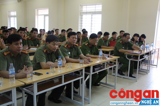 Các đại biểu tham dự buổi lớp bồi dưỡng