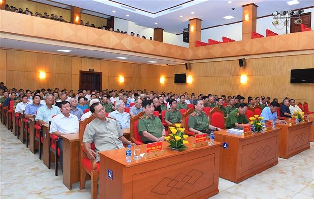 Các đại biểu tham dự buổi gặp mặt