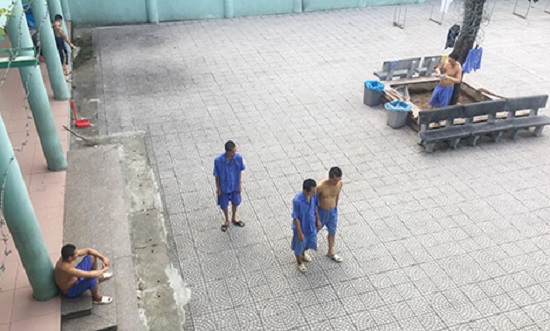 Rất khó để phân biệt bị can, bị cáo có bệnh tâm thần hay không khi nhìn bằng mắt thường.  (Ảnh chụp chiều 31-7 tại Viện Pháp y tâm thần Trung ương).