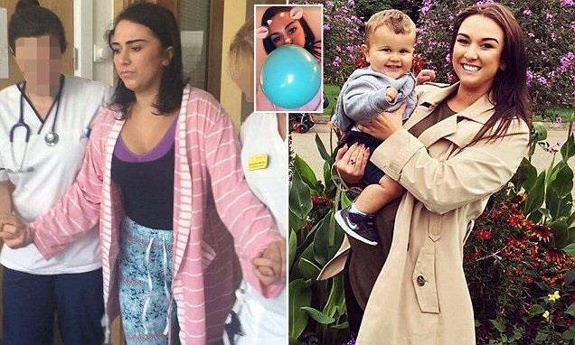 Olivia Golding đang bị liệt chân trái do hít quá nhiều khí oxit nitơ trong bóng cười