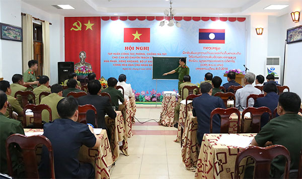 Cán bộ Công an Nghệ An tham gia truyền đạt kinh nghiệm