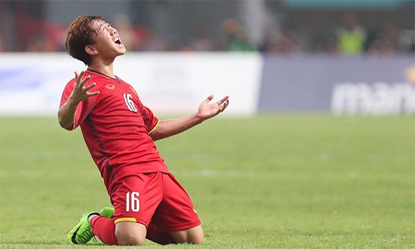Minh Vương mừng bàn thắng duy nhất của Olympic Việt Nam trong trận đấu này. Ảnh: VNE