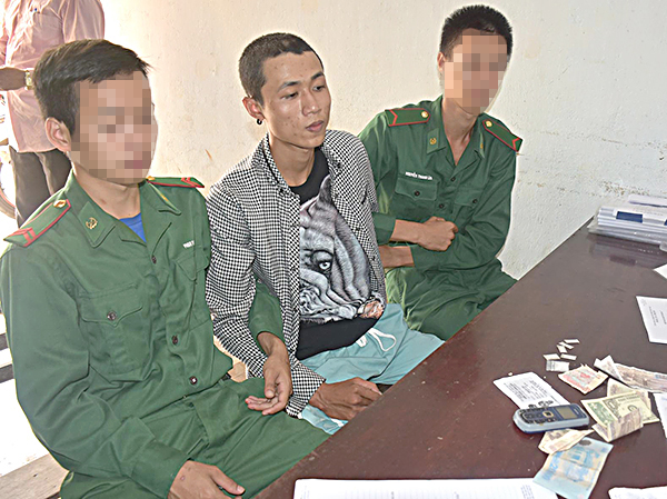Lực lượng Đồn Biên phòng Phước Tỉnh bắt giữ đối tượng Biều Văn Tiễn (SN 1997, trú tại xã Phước Tỉnh, huyện Long Điền) vào ngày 28-8 về hành vi tàng trữ trái phép chất ma túy.