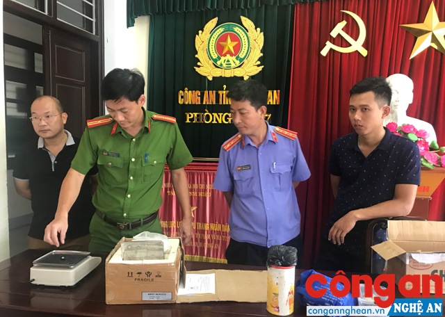 Phòng Cảnh sát ĐTTP về Ma túy mở niêm phong vật chứng