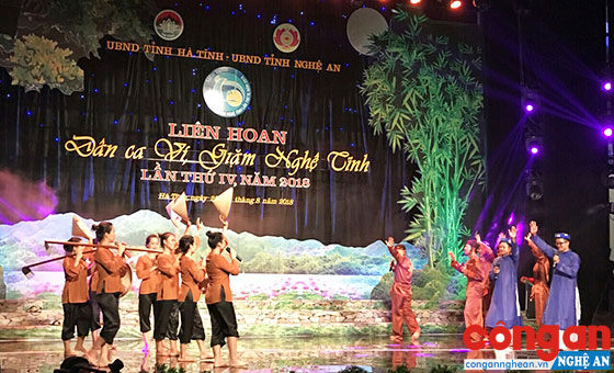 Tiết mục của CLB hát dân ca ví, giặm Nghi Long tại Liên hoan dân ca ví, giặm Nghệ Tĩnh lần thứ IV