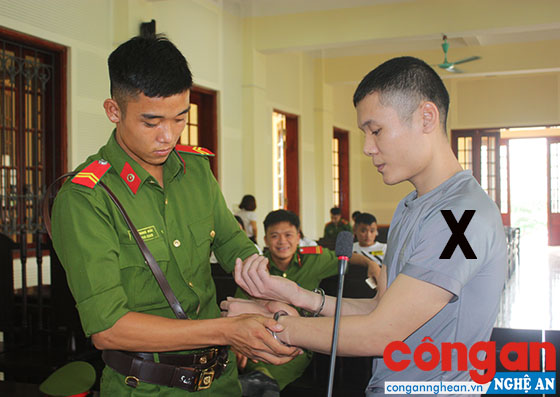 Bị cáo Hà Văn Đức (X)