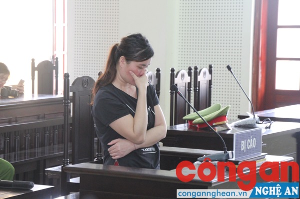 Bị cáo Hà Thị Huyền tại tòa