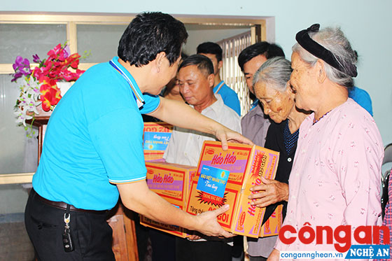 Trong thời gian qua, nhiều tổ chức, cá nhân đã có nhiều hoạt động hỗ trợ các gia đình có hoàn cảnh khó khăn trên địa bàn tỉnh