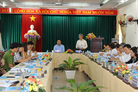 Đồng chí Nguyễn Lập, Chủ tịch UBND TP.Vũng Tàu báo cáo tình hình thực hiện nhiệm vụ phát triển kinh tế, xã hội thành phố 9 tháng năm 2018.