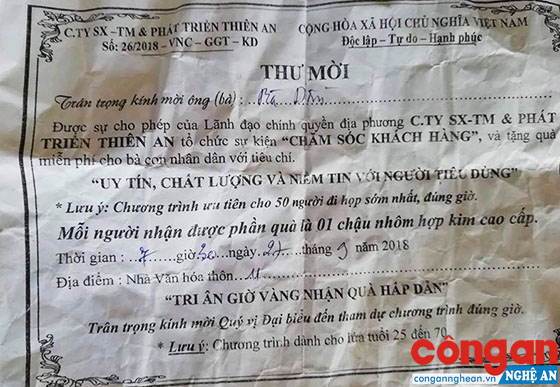 Để tạo tin tưởng cho người dân, nhóm đối tượng còn làm giấy mời tới người dân