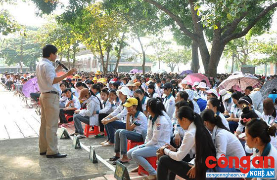 Trang bị những kiến thức kỹ năng sống giúp học sinh hình thành nhân cách, chủ động xử lý các tình huống trong cuộc sống 