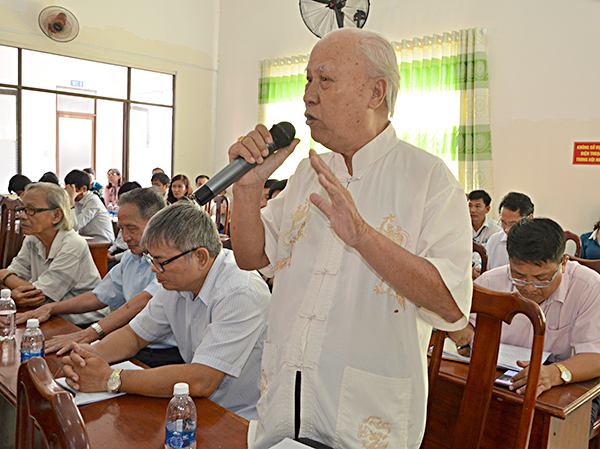 Cử tri Võ Văn Quang (phường 8, TP.Vũng Tàu) phát biểu ý kiến về công tác phòng, chống tham nhũng.