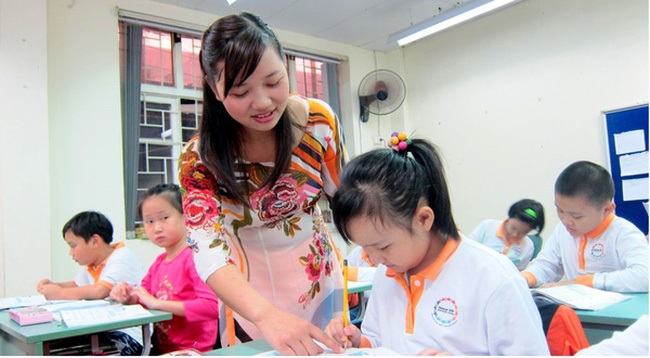 Chính phủ yêu cầu các địa phương chủ động rà roát, sắp xếp lại các điểm trường, biên chế giáo viên phù hợp.