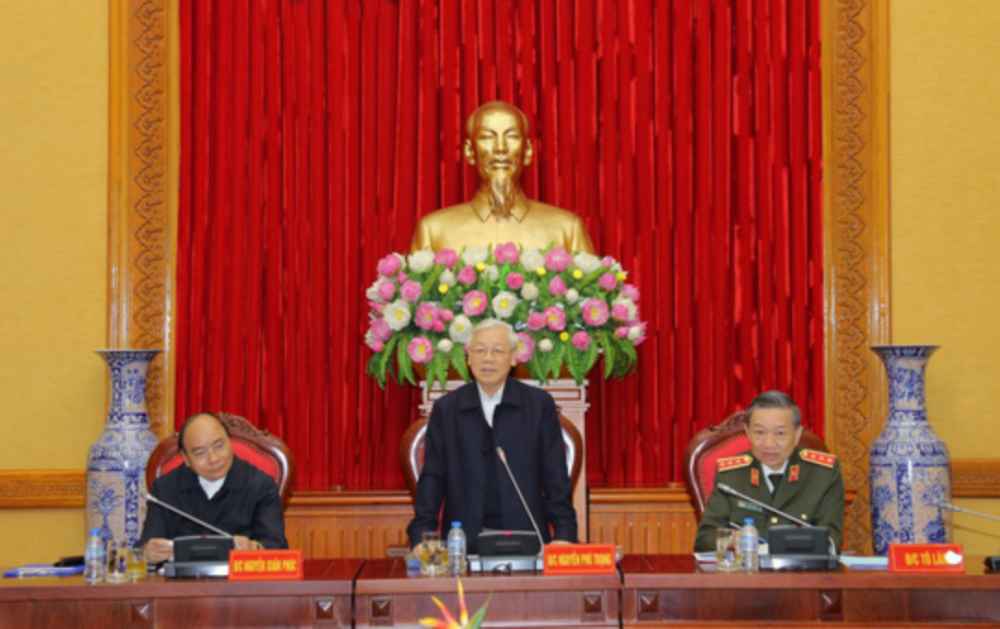 Tổng Bí thư Nguyễn Phú Trọng, Ủy viên Ban Thường vụ Đảng ủy Công an Trung ương; Thủ tướng Chính phủ Nguyễn Xuân Phúc, Ủy viên Ban Thường vụ Đảng ủy Công an Trung ương, dự và chỉ đạo phiên họp&nbsp;Thường vụ Đảng ủy Công an Trung ương (20/11/2017)
