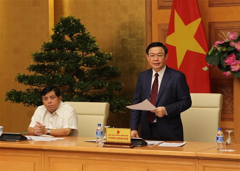 Phó Thủ tướng Vương Đình Huệ phát biểu tại cuộc họp. Ảnh: VGP/Thành Chung