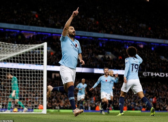 Nhưng ManCity sau đó vẫn tái lập được khoảng cách 2 bàn.