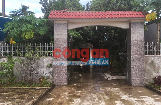 Ngôi nhà bị kẻ gian đột nhập