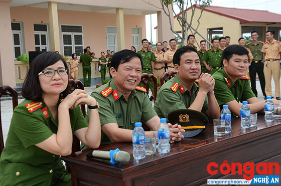 Lãnh đạo Phòng Tổ chức cán bộ và các thầy cô tham dự