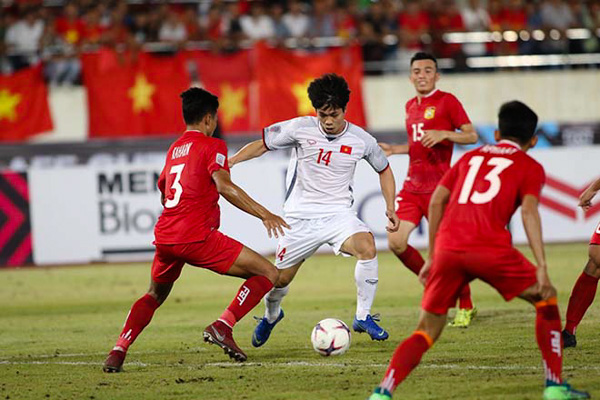 Việt Nam (giữa) luôn chiếm ưu thế lớn trước Myanmar ở các kỳ AFF Cup.