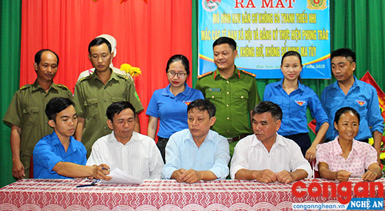 Ra mắt mô hình “Khu dân cư không có thanh, thiếu nhi mắc các tệ nạn xã hội” tại xã Đức Sơn, huyện Anh Sơn (tháng 9/2018)