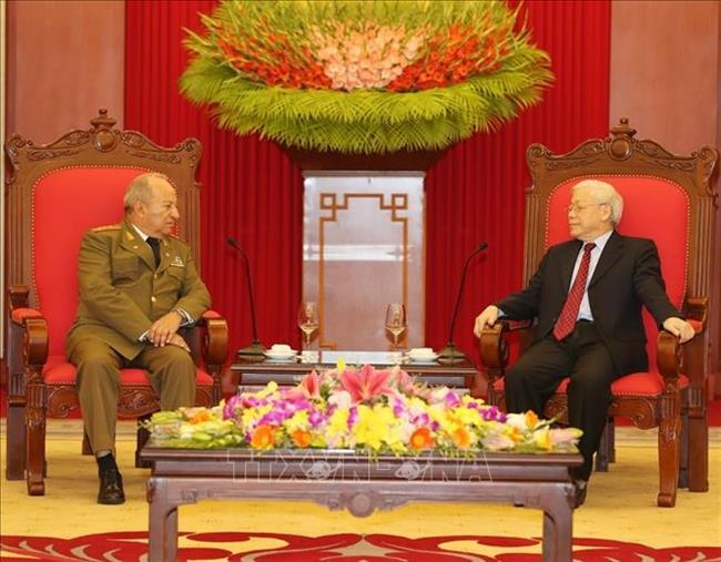 Tổng Bí thư, Chủ tịch nước Nguyễn Phú Trọng và Bộ trưởng Bộ các Lực lượng vũ trang Cách mạng Cuba Leopoldo Cintra Frías