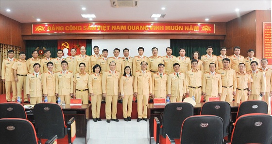 Các đại biểu và học viên dự Lễ khai giảng.