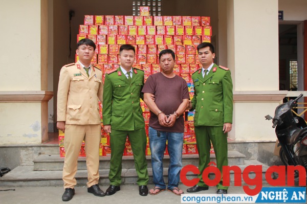 Đối tượng cùng tang vật tại Cơ quan Công an