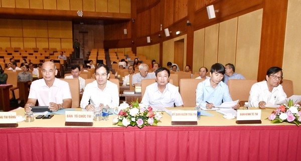 Lãnh đạo các Vụ thuộc Văn phòng Trung ương Đảng và Ủy ban Kiểm tra Trung ương, các Ban Đảng Trung ương tham dự hội nghị.