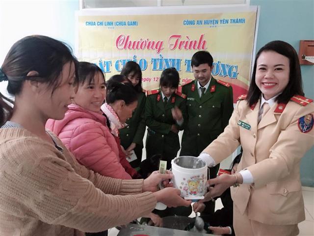 Hơn 500 bệnh nhân được phát cháo miễn phí