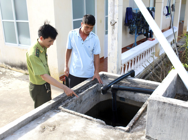 Lực lượng Kiểm lâm khảo sát bể chứa nước phục vụ công tác chữa cháy rừng tại núi Lớn, TP.Vũng Tàu.