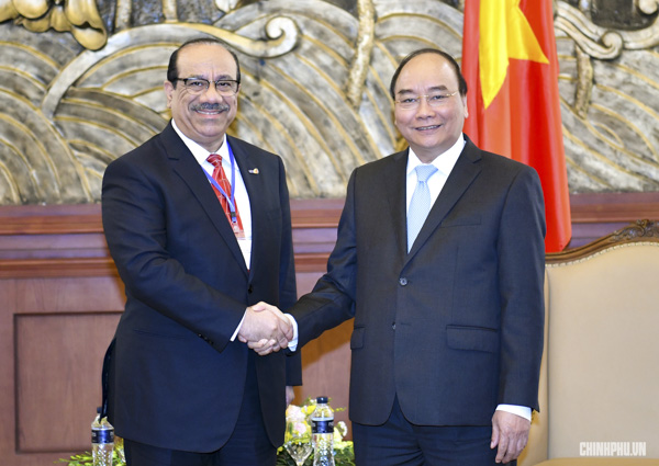 Thủ tướng Nguyễn Xuân Phúc tiếp ông Nabil Bourisli, Chủ tịch kiêm Tổng Giám đốc điều hành Công ty Dầu khí Quốc tế Kuwait (KPI).