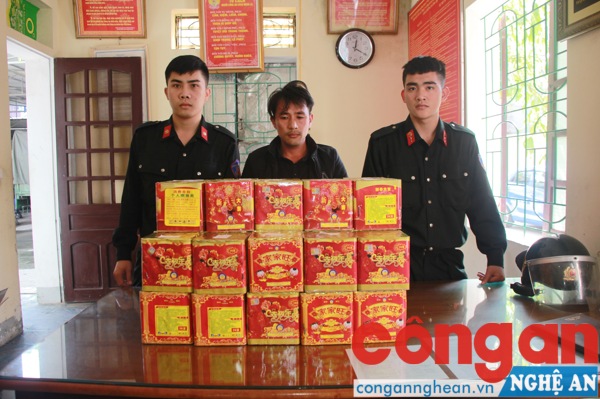 Đối tượng cùng tang vật tại Cơ quan Công an