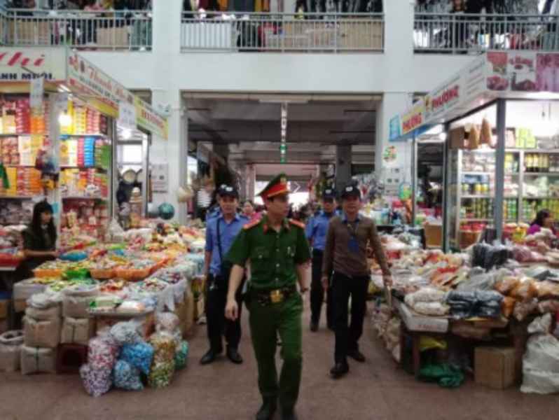 Việc tuần tra thường xuyên cũng giảm thiểu tội phạm trộm cắp ở các khu chợ