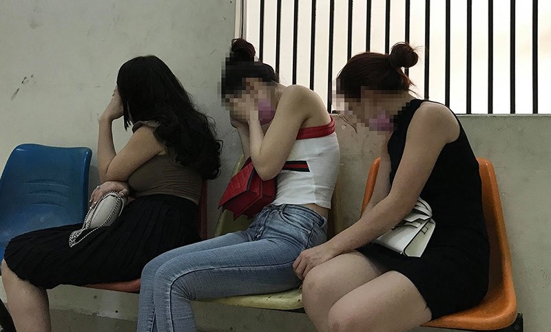 Các cô gái trong đường dây mại dâm