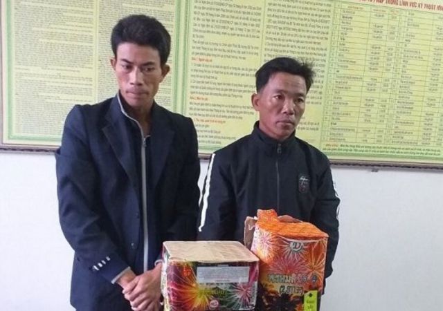 2 đối tượng và tang vật